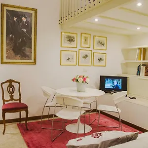  Apartment Mini Chic Downtown Italy
